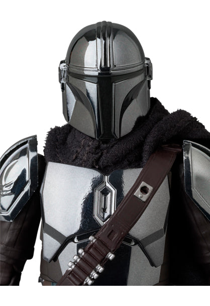 MAFEX The Mandalorian Chrome Ver. Japan version