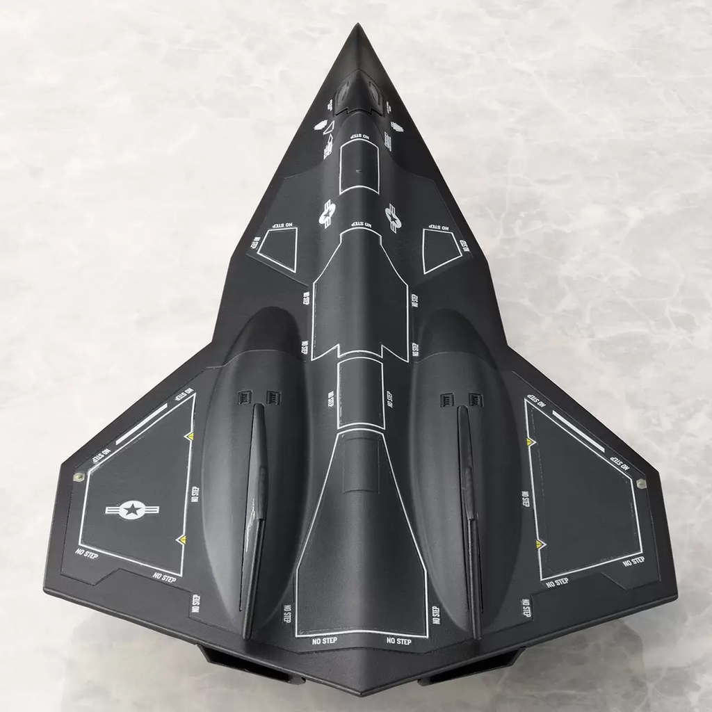 BellFine Top Gun Maverick 1/100 scale DARKSTAR Japan version